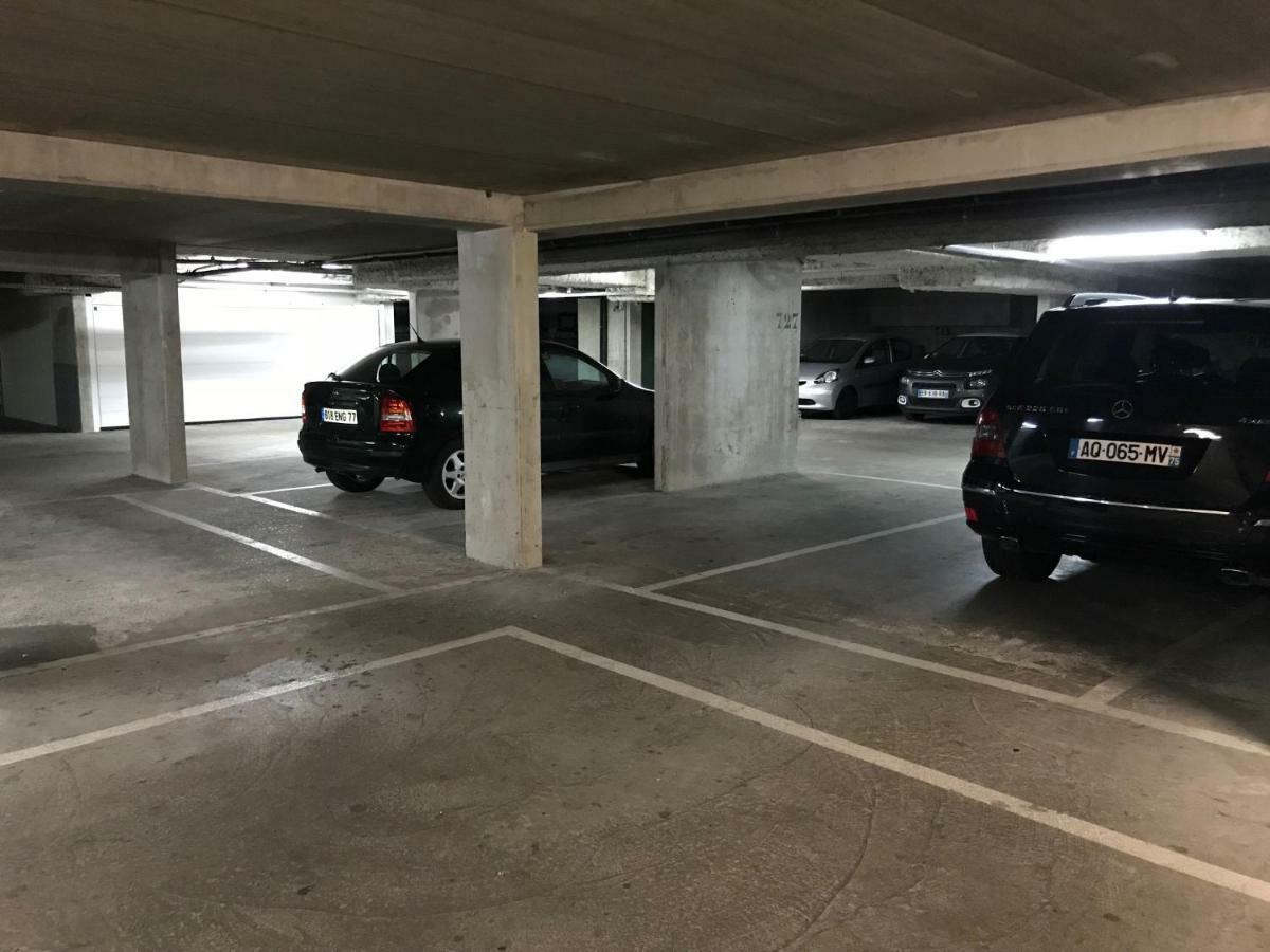 F2 Paris 10Eme Gare Du Nord - Stade De France - Parking Σαιν-Ντενί Εξωτερικό φωτογραφία